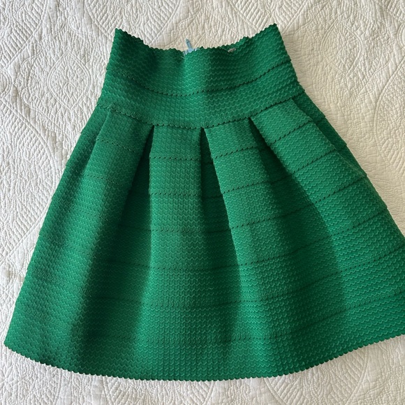 Girl’s From Savoy (Anthropologie) Kelly green scalloped bell skirt. XS/S. Cute! - Picture 2 of 16